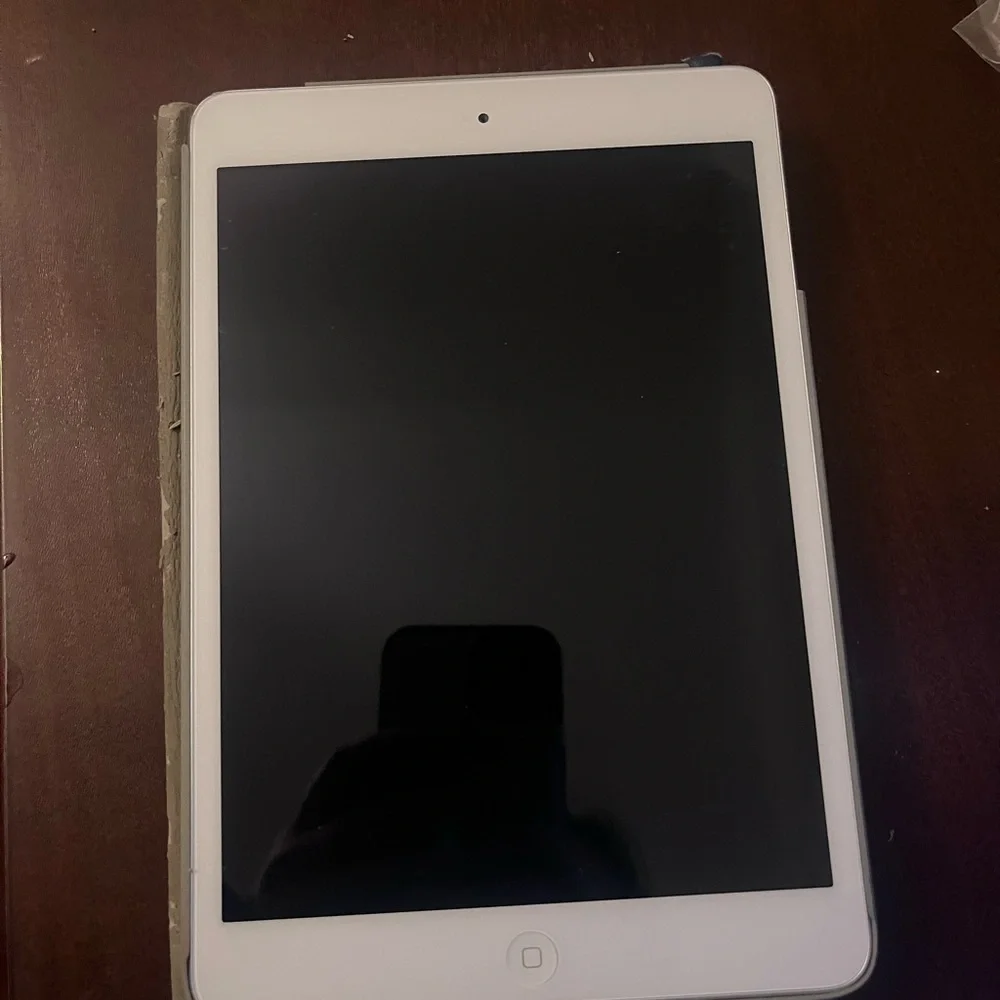 Apple iPad - Silver iPad Mini 2 Silver 32GB